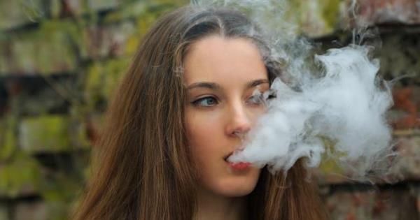 如果不禁止一次性电子烟，年轻人的电子烟热潮可能会让我们梦游般地陷入健康灾难